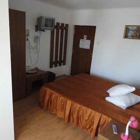 Pensiune Restaurant Avangarde Piteşti Buitenkant foto