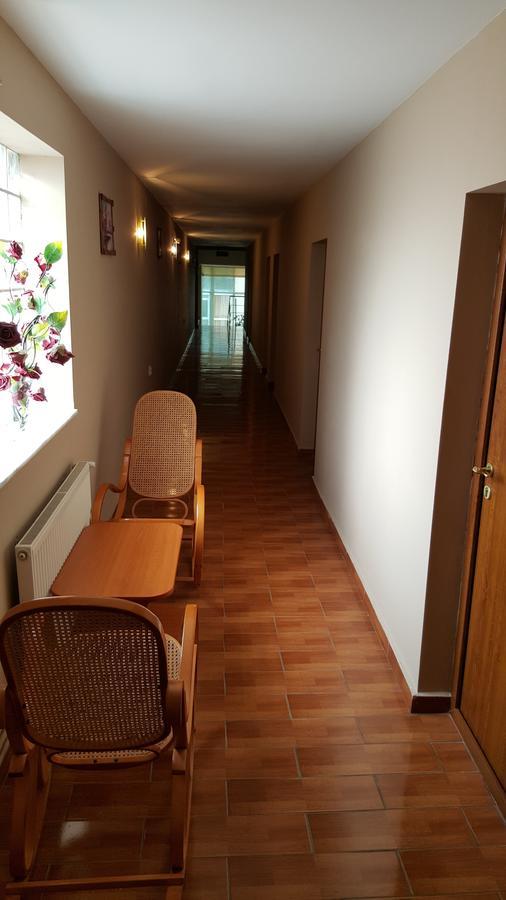 Pensiune Restaurant Avangarde Piteşti Buitenkant foto